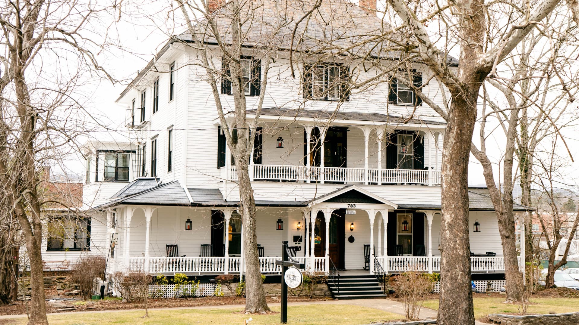 A charming bed and breakfast, the Waverly Inn exterior.
